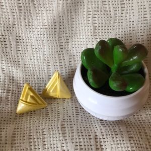 💛Yellow Triangle Earrings.